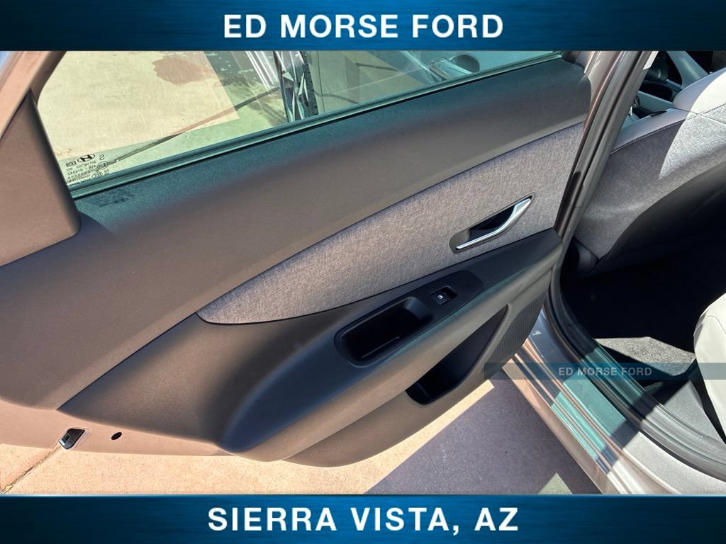 Used 2023 Hyundai Elantra Limited FWD image 15