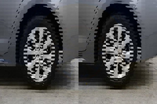 Used 2022 Toyota Corolla LE image 19