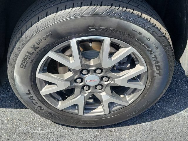 Used 2023 GMC Acadia SLE w/ Driver Convenience Package FWD image 10