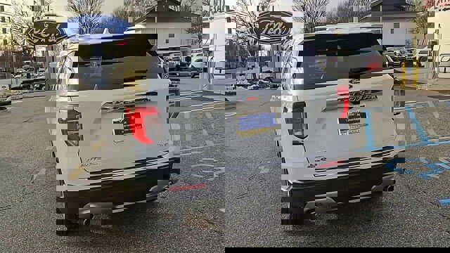 Certified 2022 Ford Explorer Limited w/ Equipment Group 301A image 6