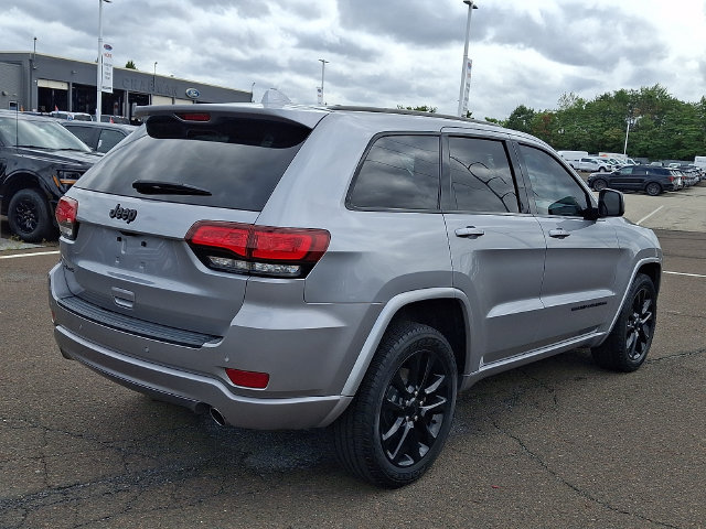 Used 2020 Jeep Grand Cherokee Altitude AWD/4WD image 6
