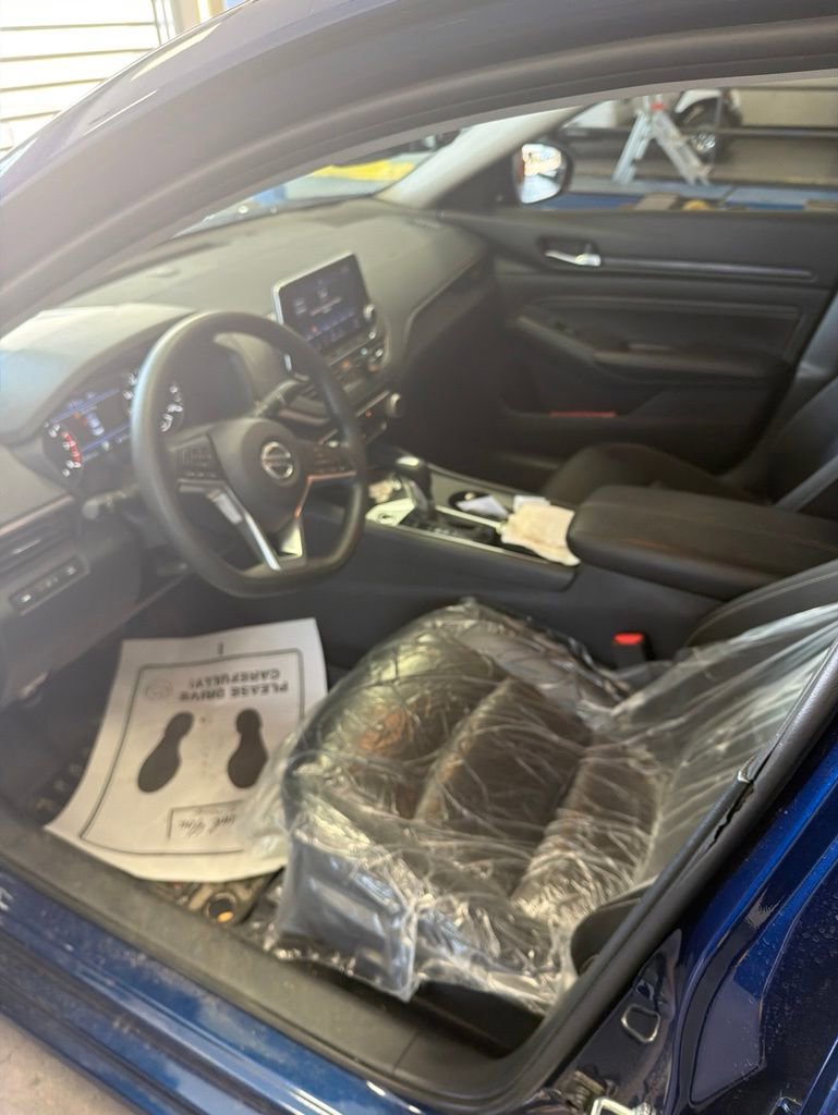 Used 2020 Nissan Altima 2.5 S FWD image 2