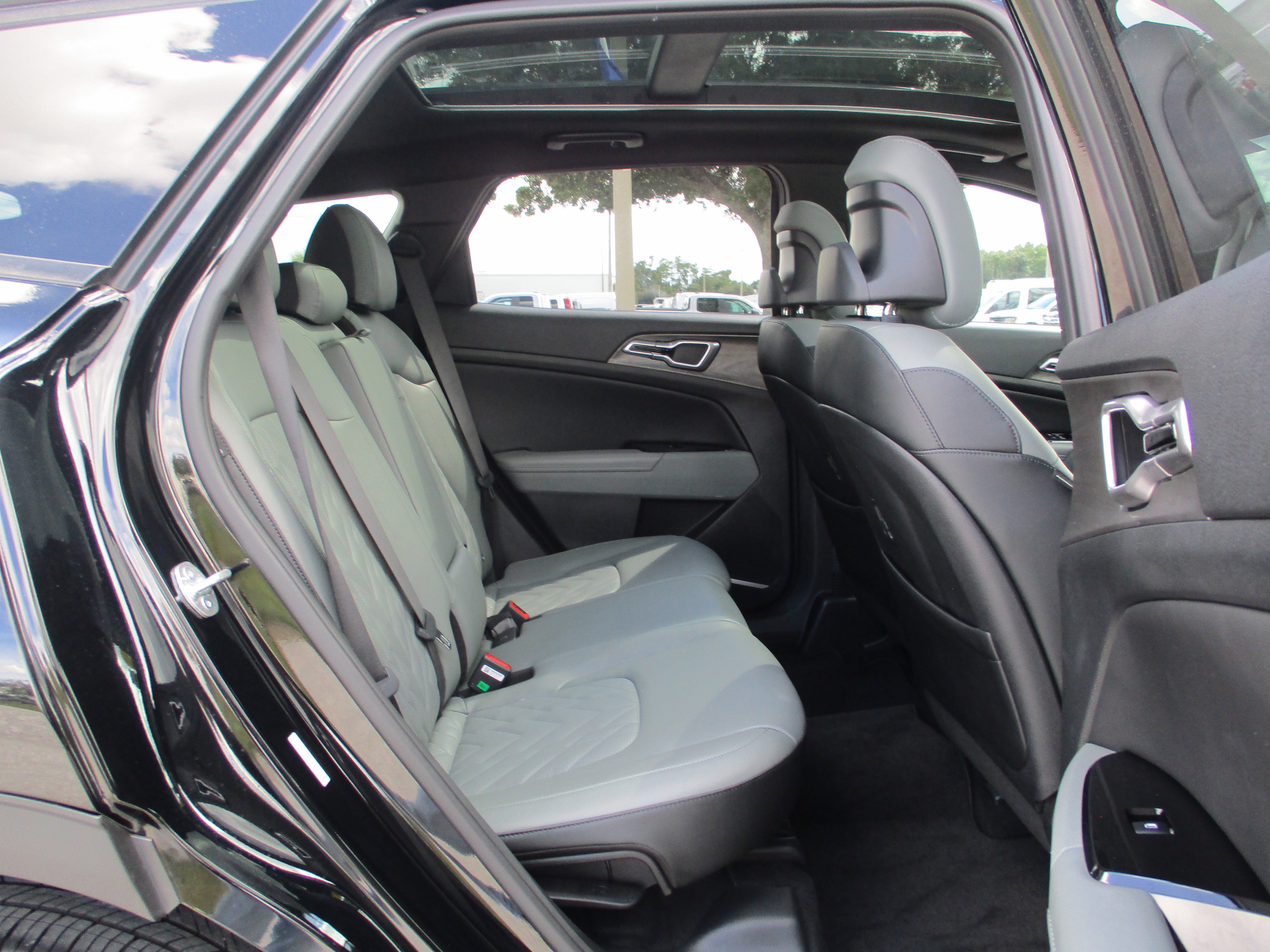 Used 2024 Kia Sportage X-Line w/ X-Line Premium Package image 12