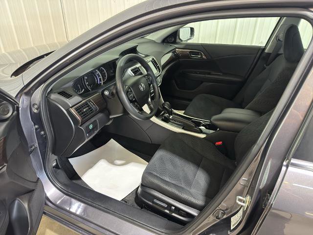 Used 2017 Honda Accord EX image 6