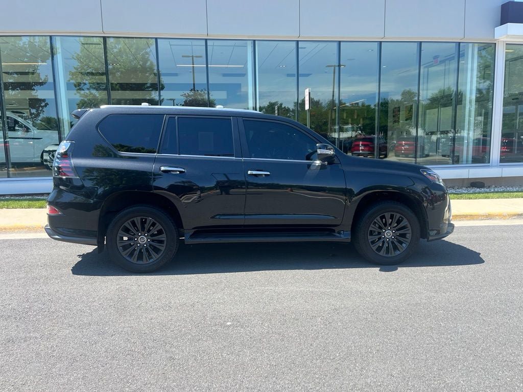 Used 2023 Lexus GX 460 Premium w/ Accessory Package AWD/4WD image 10