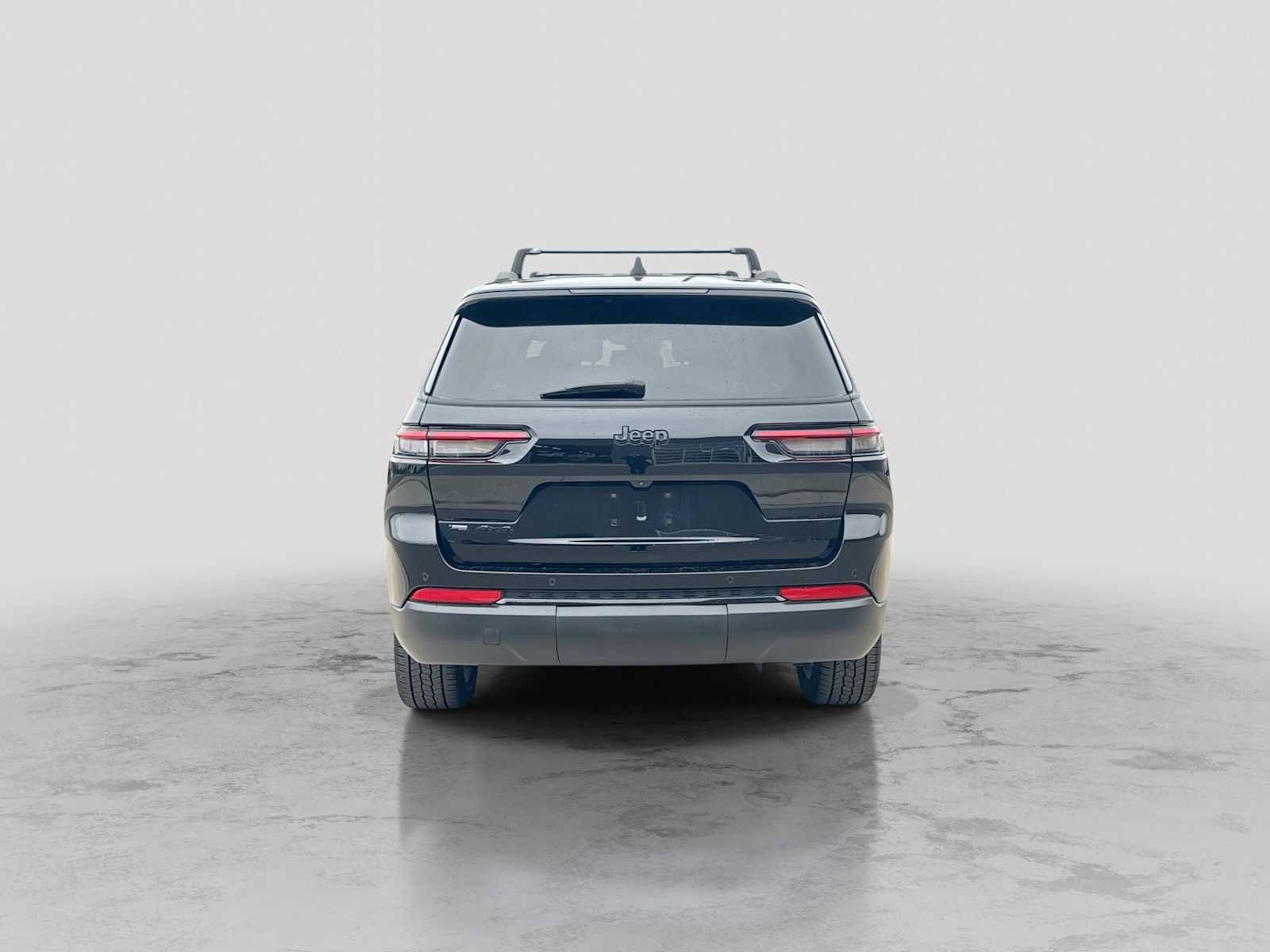 Used 2023 Jeep Grand Cherokee L Laredo AWD/4WD image 5