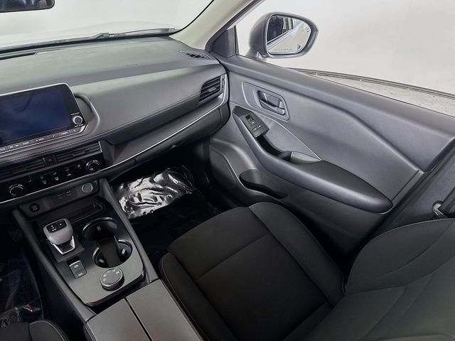 Used 2024 Nissan Rogue S image 21
