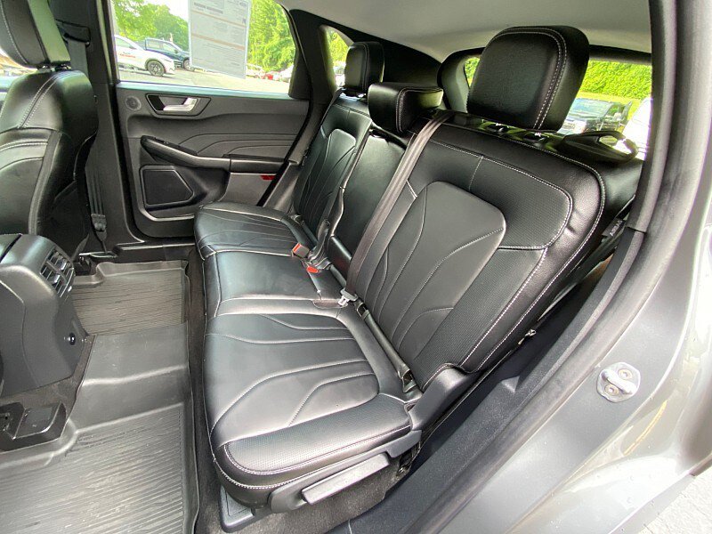 Certified 2025 Ford Escape Platinum w/ Premium Technology Package AWD/4WD image 34