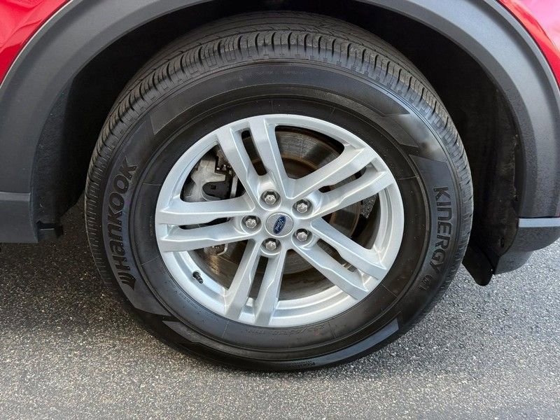 Certified 2023 Ford Explorer XLT w/ Equipment Group 202A image 8
