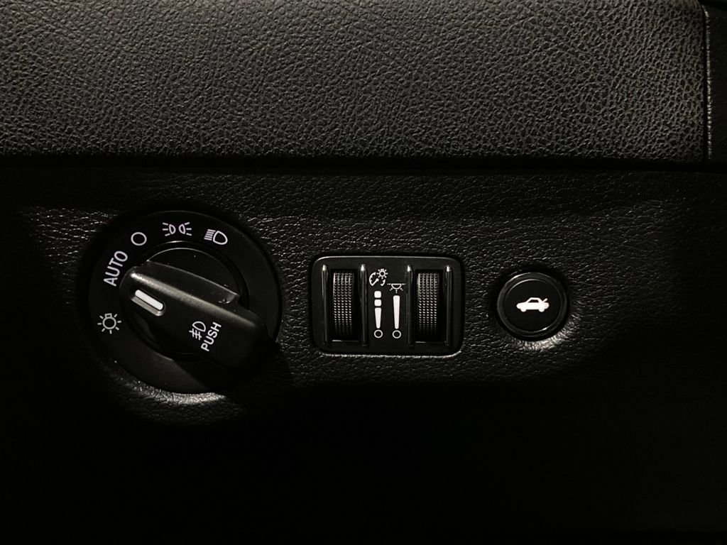 Used 2017 Dodge Charger R/T image 25