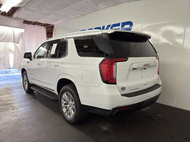 Used 2023 GMC Yukon SLT w/ SLT Luxury Package AWD/4WD image 4