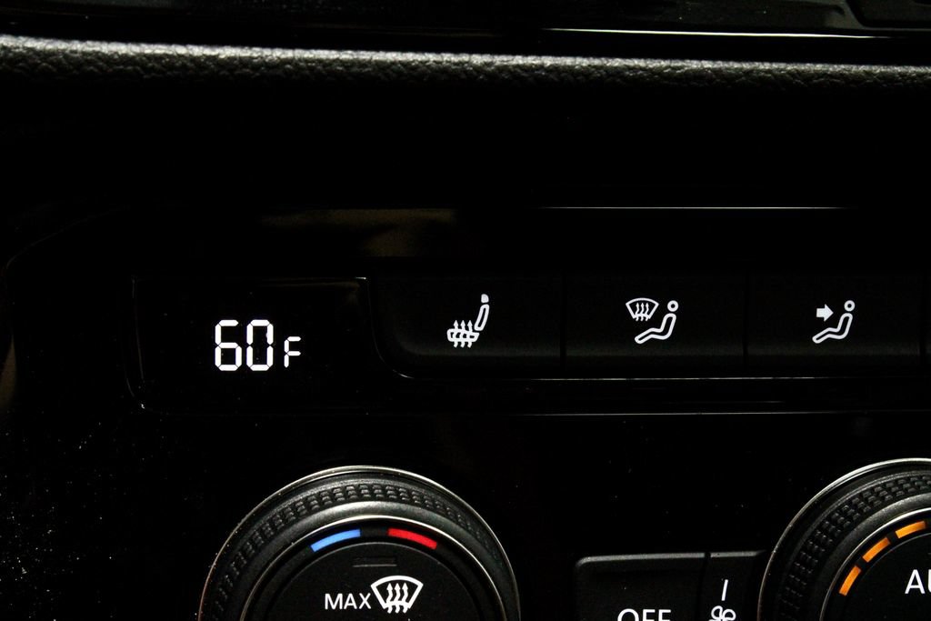 Used 2023 Volkswagen Taos SEL AWD/4WD image 4
