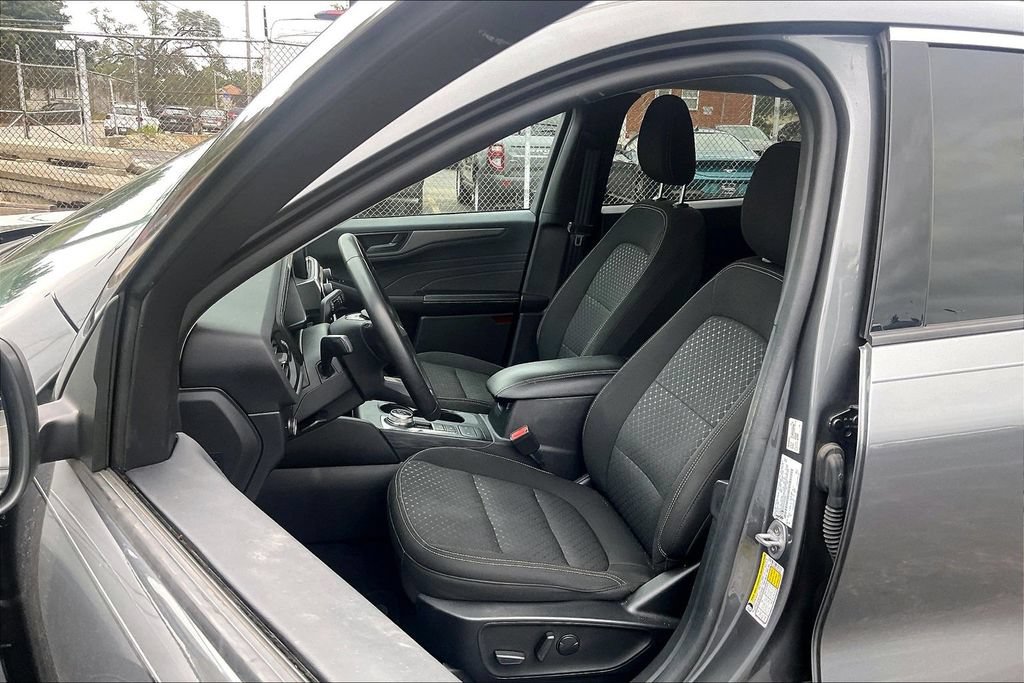 Certified 2023 Ford Escape Active AWD/4WD image 24