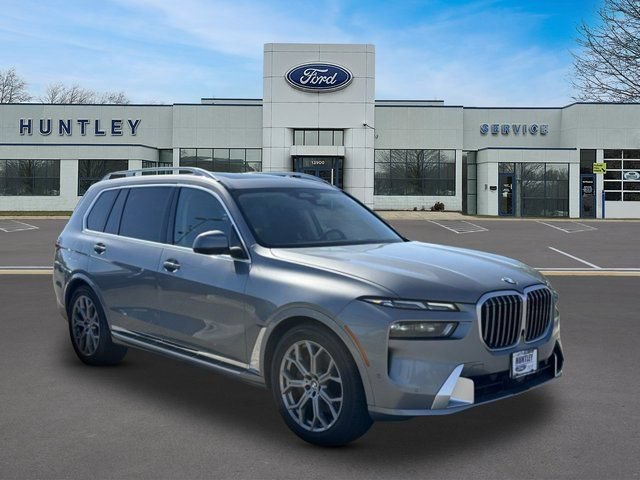 Used 2024 BMW X7 xDrive40i AWD/4WD image 3