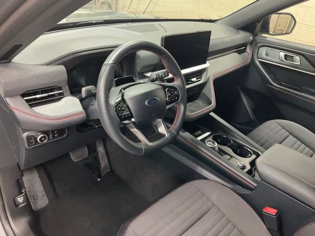 Certified 2025 Ford Explorer ST-Line w/ ST-Line Street Pack image 6