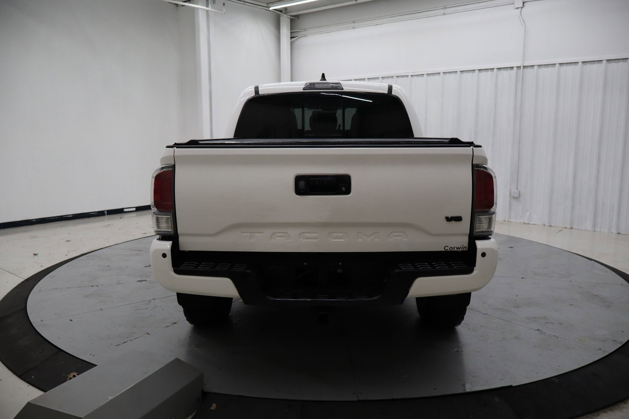 Used 2020 Toyota Tacoma TRD Off-Road w/ TRD Premium Off Road Package image 6