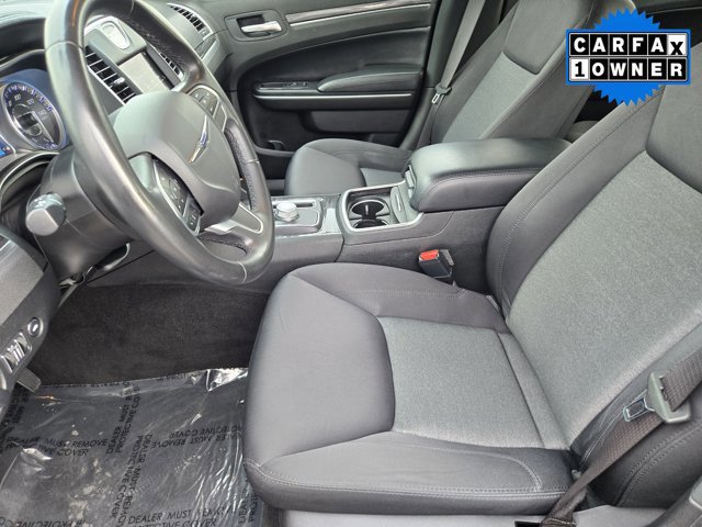 Used 2022 Chrysler 300 Touring image 11