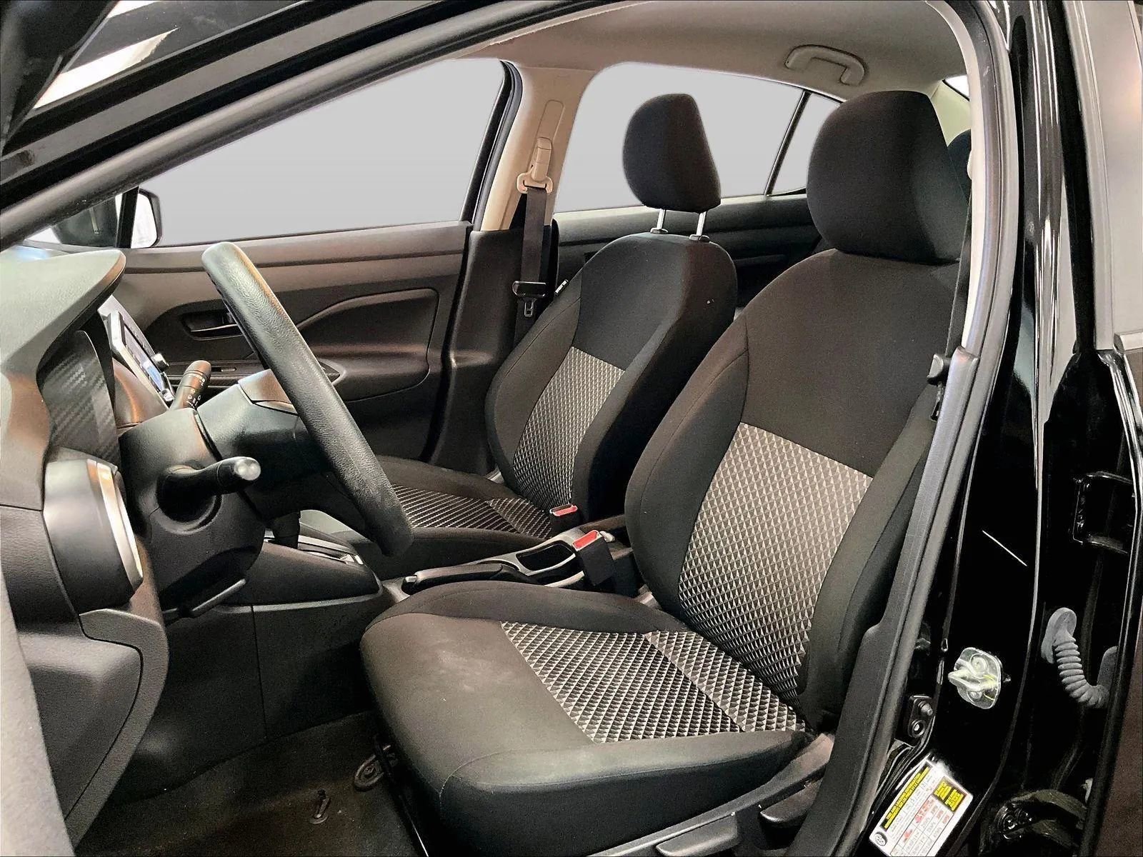 Used 2024 Nissan Versa S w/ Trunk Package image 24