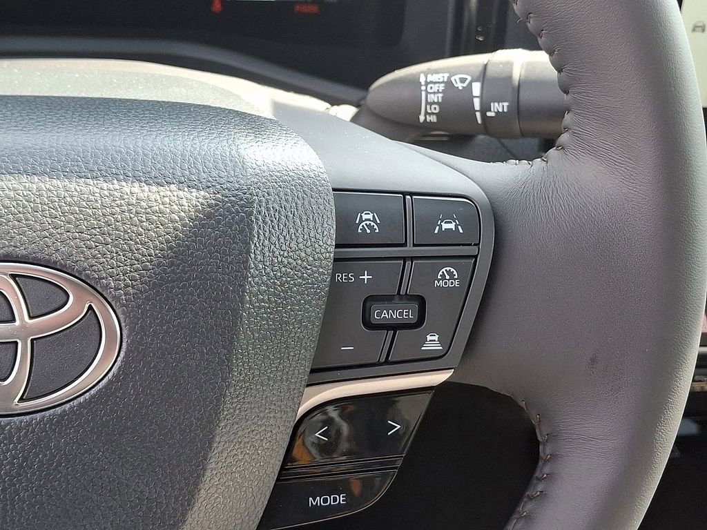 Used 2026 Toyota Camry XLE AWD/4WD image 23