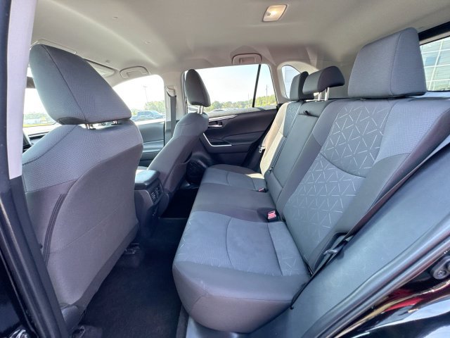 Used 2025 Toyota RAV4 XLE AWD/4WD image 21