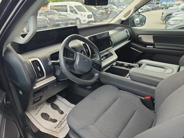 Certified 2025 Ford Expedition Active RWD image 4