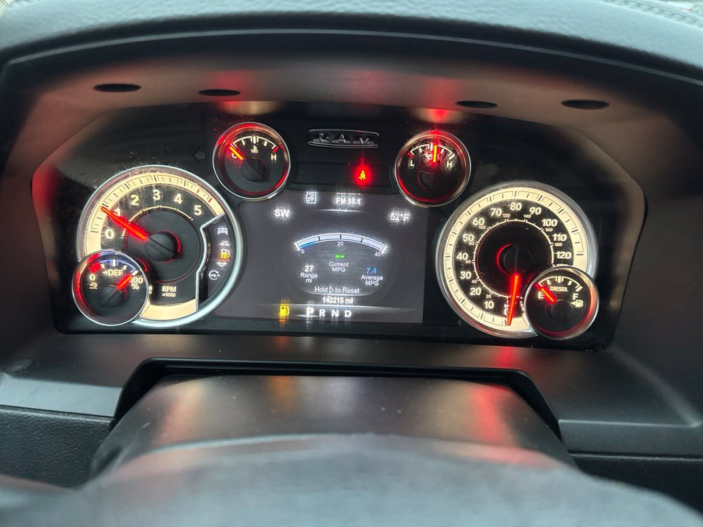 Used 2018 RAM 1500 Laramie w/ Convenience Group AWD/4WD image 16