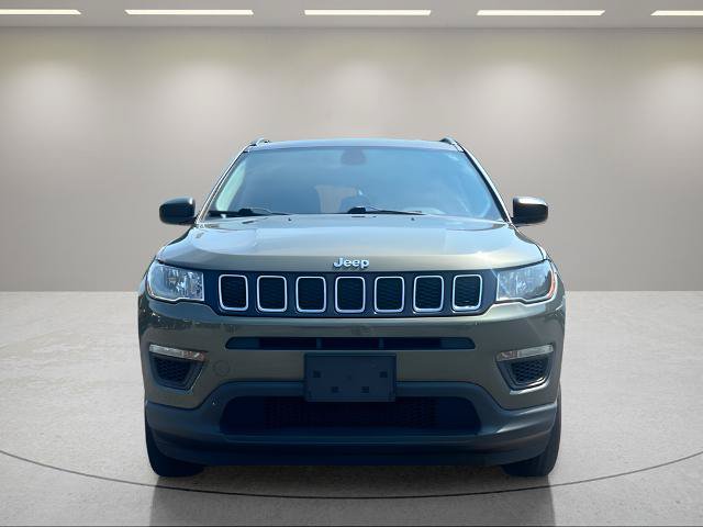 Used 2018 Jeep Compass Sport w/ Tech Group AWD/4WD image 2
