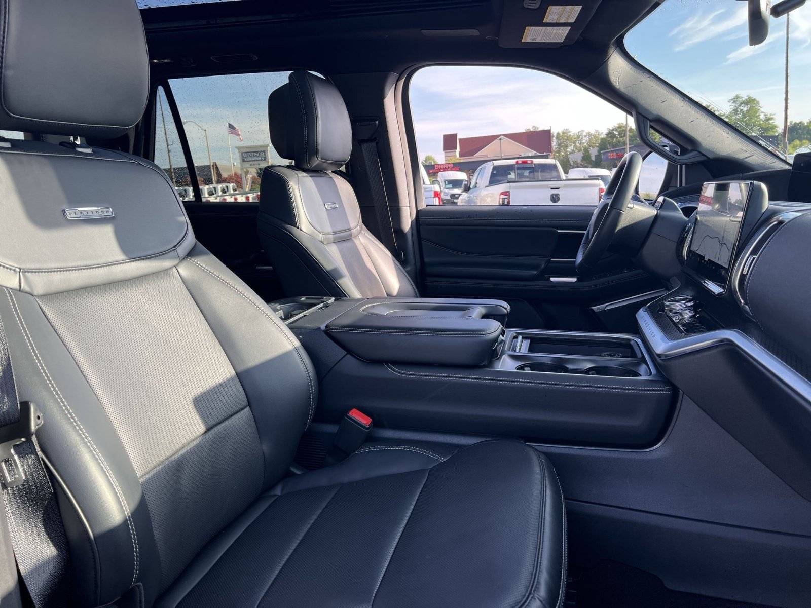 Certified 2026 Ford Expedition Platinum w/ Stealth Performance Package AWD/4WD image 27