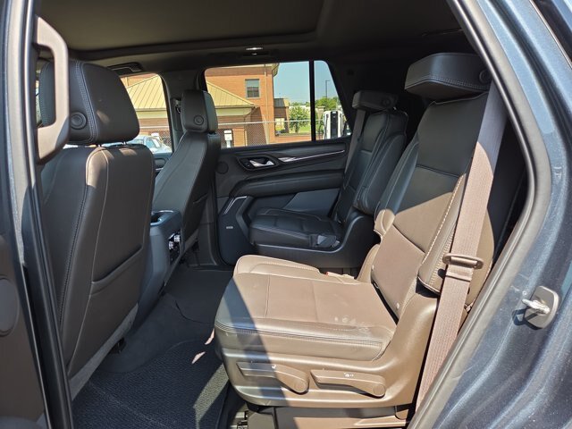 Used 2021 GMC Yukon Denali w/ Denali Premium Package AWD/4WD image 11