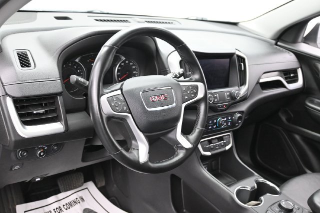 Used 2024 GMC Terrain SLT AWD/4WD image 17