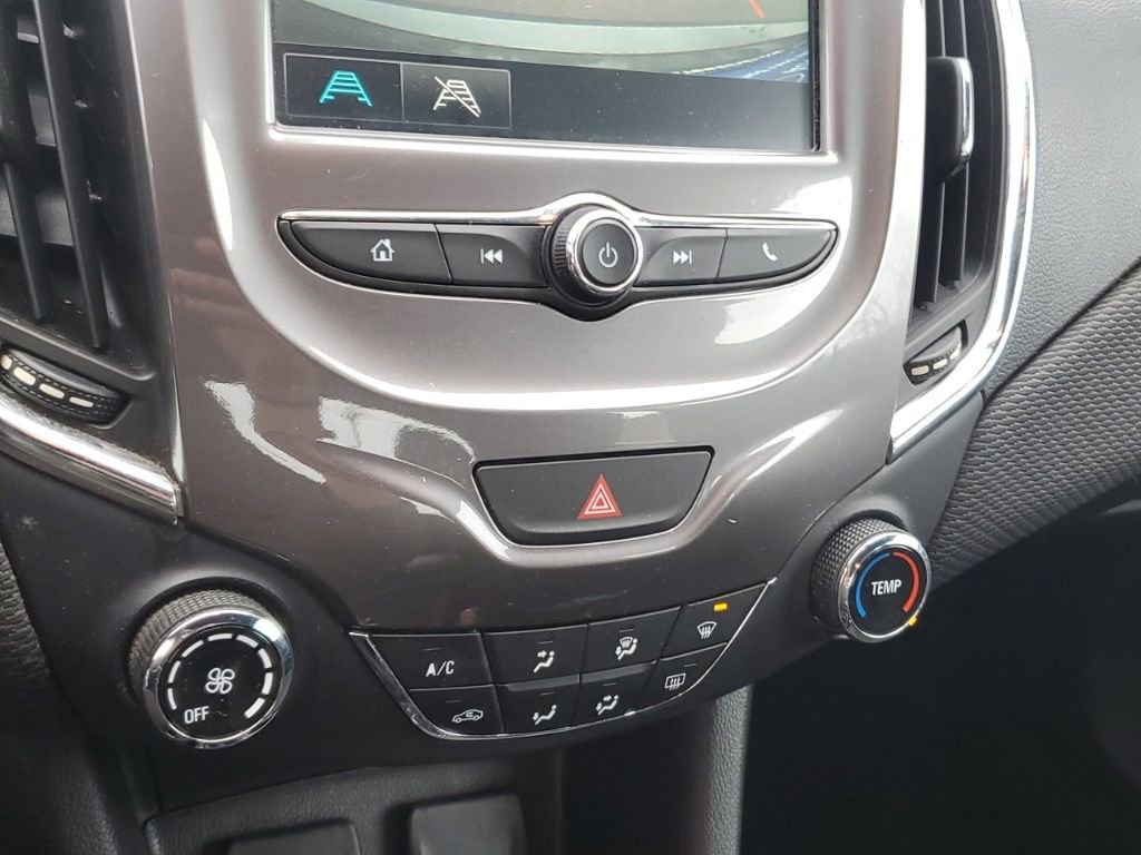 Used 2017 Chevrolet Cruze LT w/ RS Package image 24