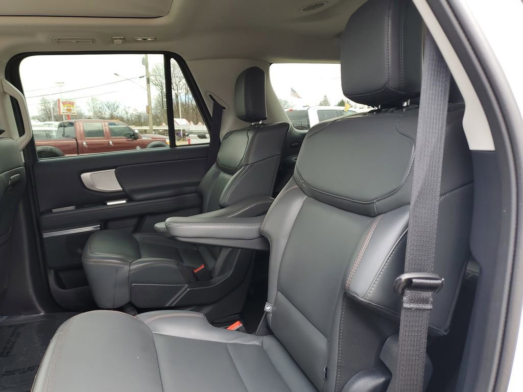 Certified 2025 Ford Expedition Active image 14