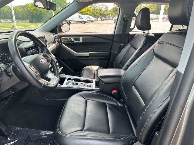 Certified 2023 Ford Explorer XLT w/ Equipment Group 202A AWD/4WD image 25