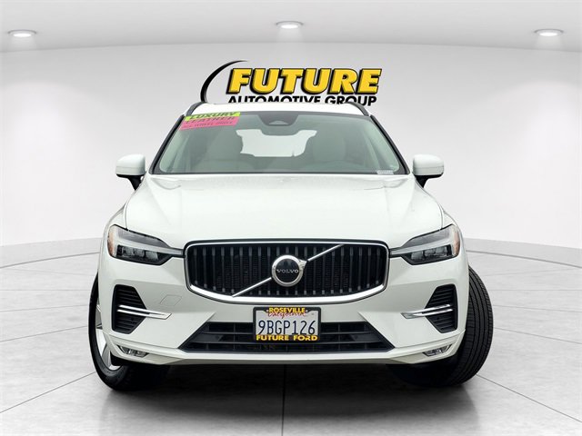 Used 2022 Volvo XC60 B5 Momentum image 2