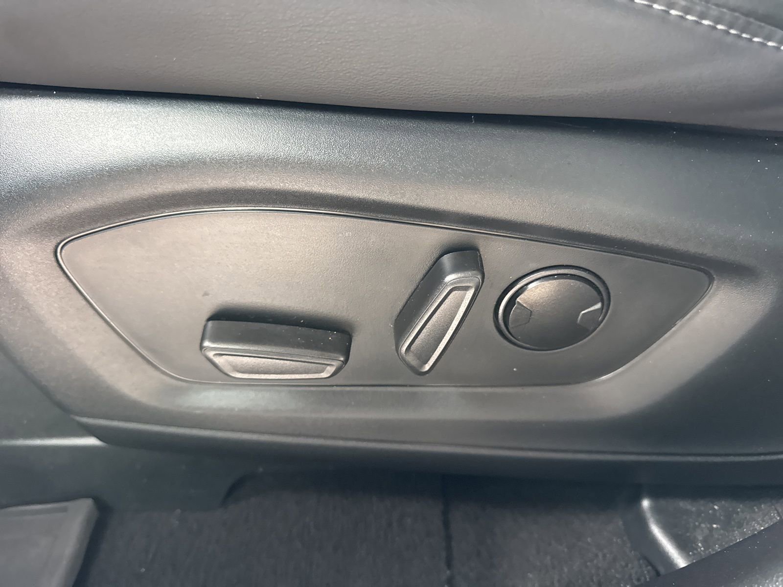 Certified 2023 Ford Explorer XLT w/ Equipment Group 202A image 26