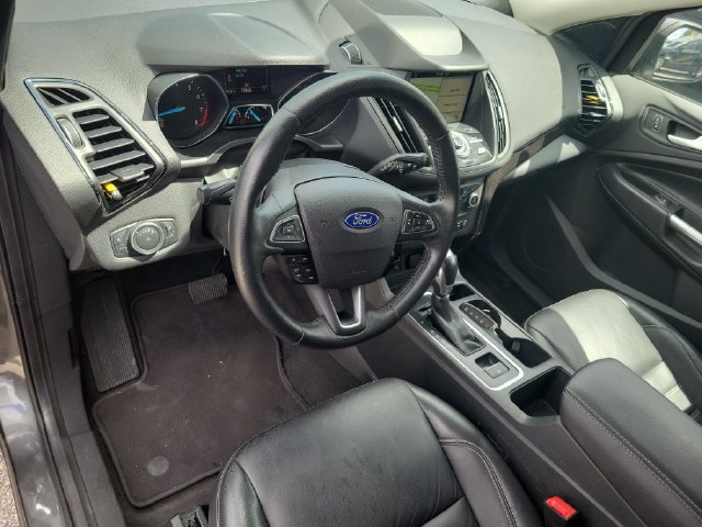 Certified 2019 Ford Escape Titanium w/ U9j03 - Titanium Tow Package AWD/4WD image 20