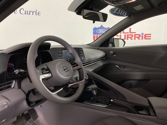 Used 2021 Hyundai Elantra SE image 12