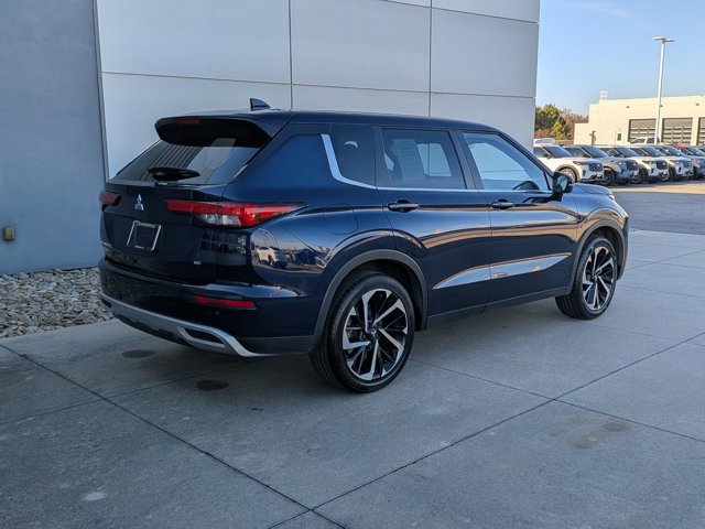 Used 2023 Mitsubishi Outlander SE image 5