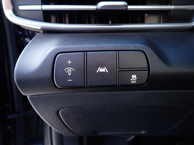 Used 2022 Hyundai Elantra SEL w/ Convenience Package FWD image 12