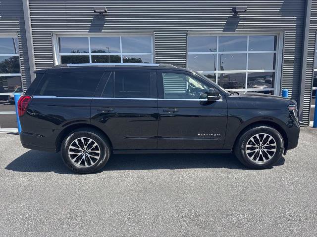 Certified 2025 Ford Expedition Platinum AWD/4WD image 4
