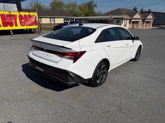 Used 2025 Hyundai Elantra Sport FWD image 5