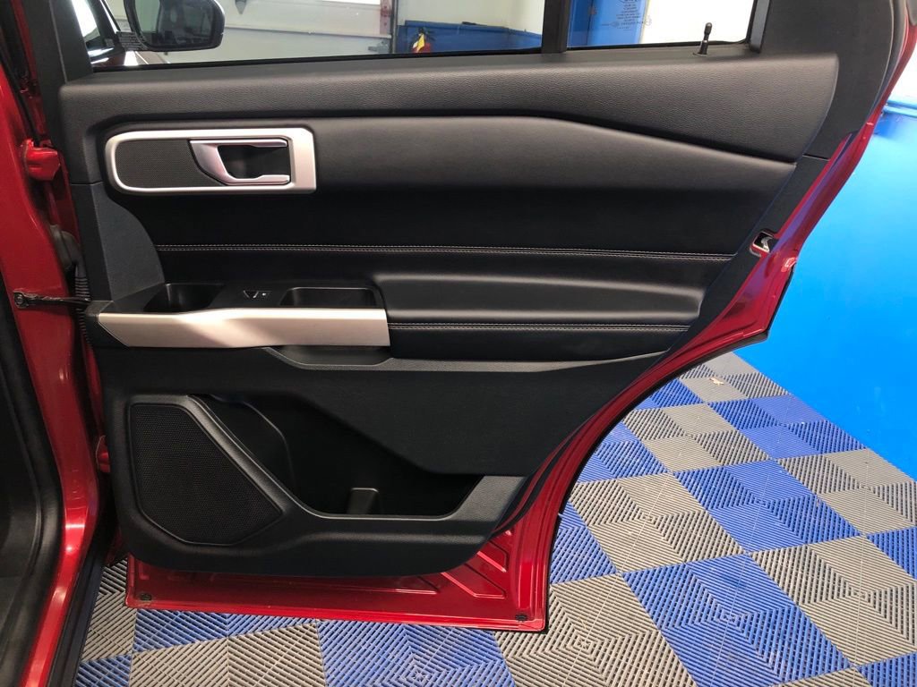 Certified 2022 Ford Explorer XLT w/ Equipment Group 202A image 24