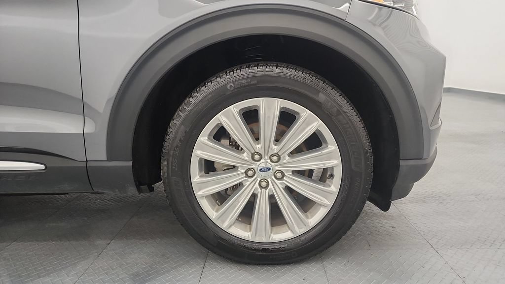 Certified 2024 Ford Explorer Limited w/ Limited Technology Package AWD/4WD image 30