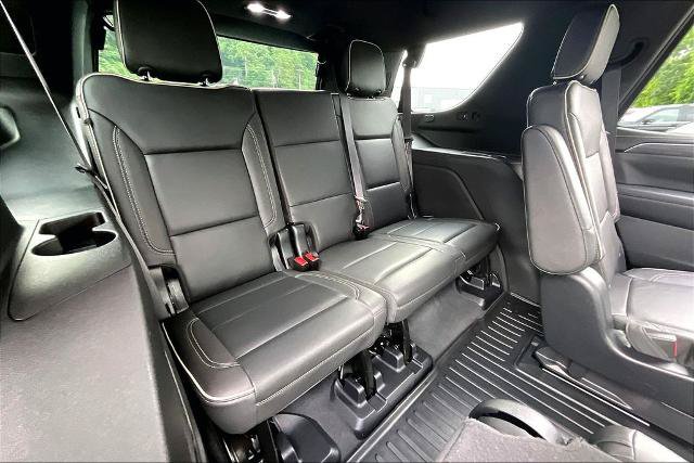 Used 2023 GMC Yukon SLT w/ SLT Premium Package AWD/4WD image 28