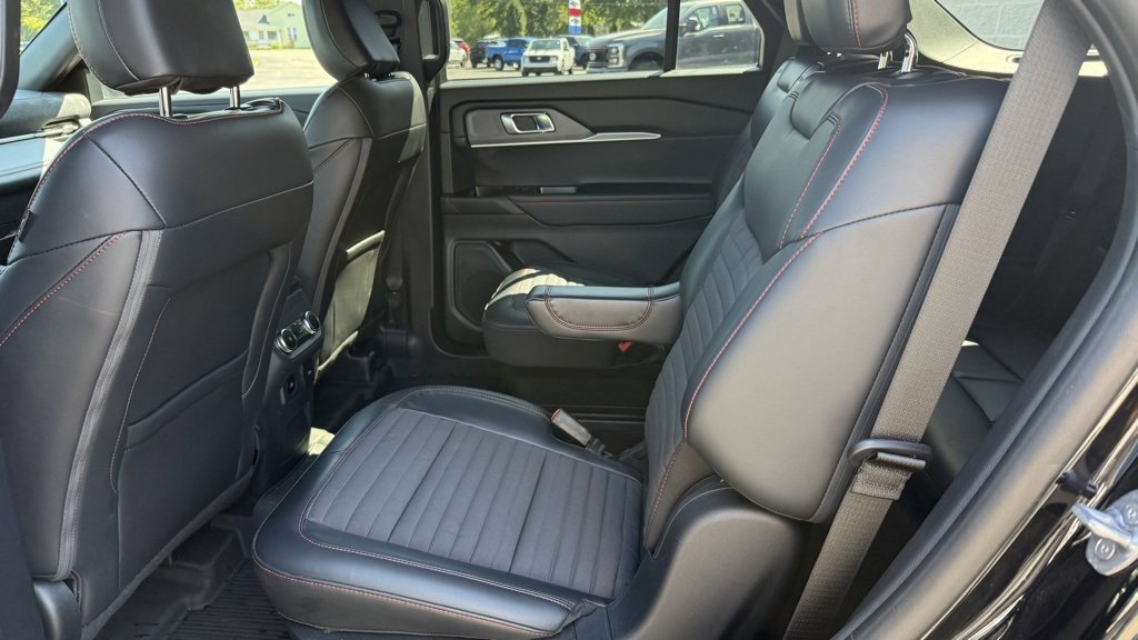 Certified 2025 Ford Explorer ST-Line image 10