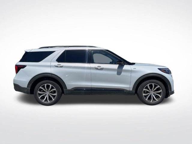Certified 2026 Ford Explorer ST-Line AWD/4WD image 4