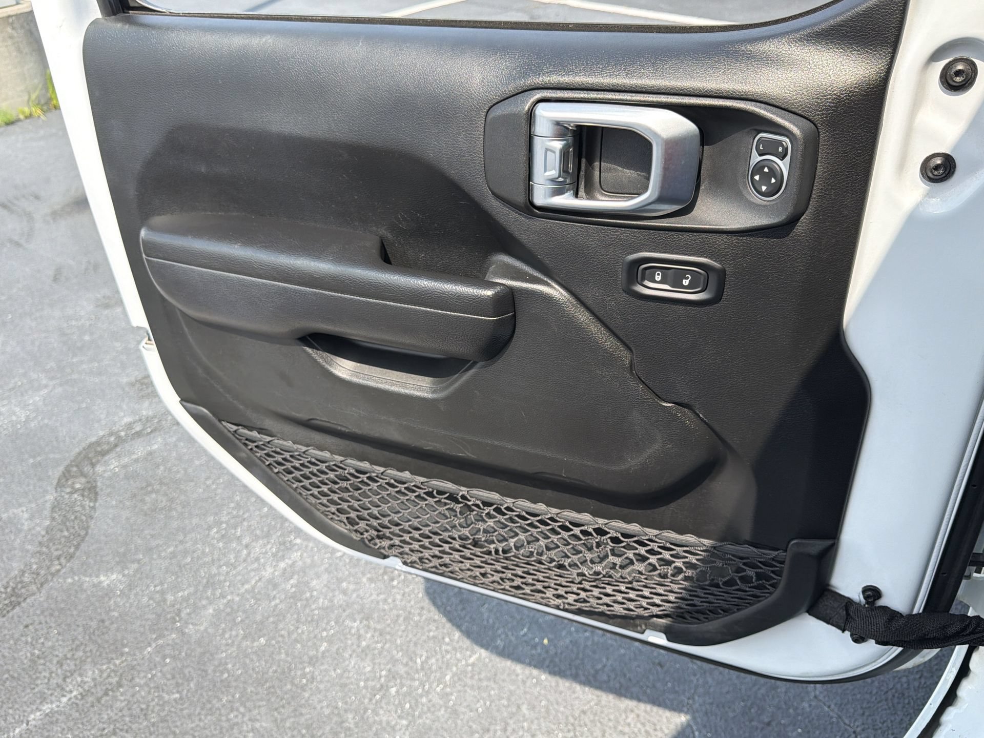 Used 2023 Jeep Wrangler Unlimited Rubicon AWD/4WD image 16