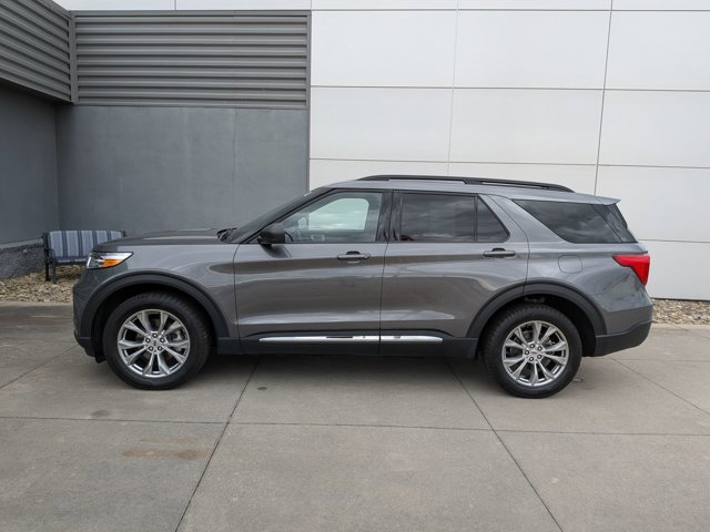 Certified 2023 Ford Explorer XLT w/ Equipment Group 202A AWD/4WD image 7