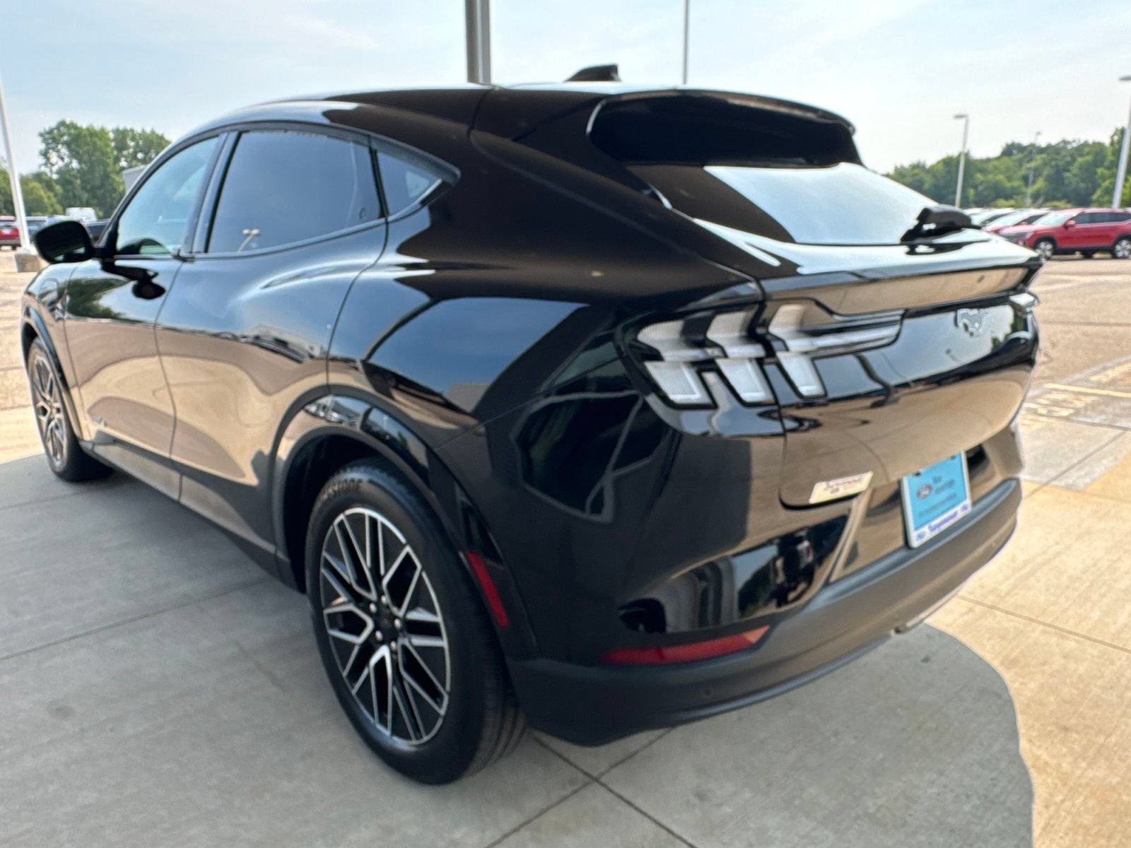 Certified 2025 Ford Mustang Mach-E Premium AWD/4WD image 4