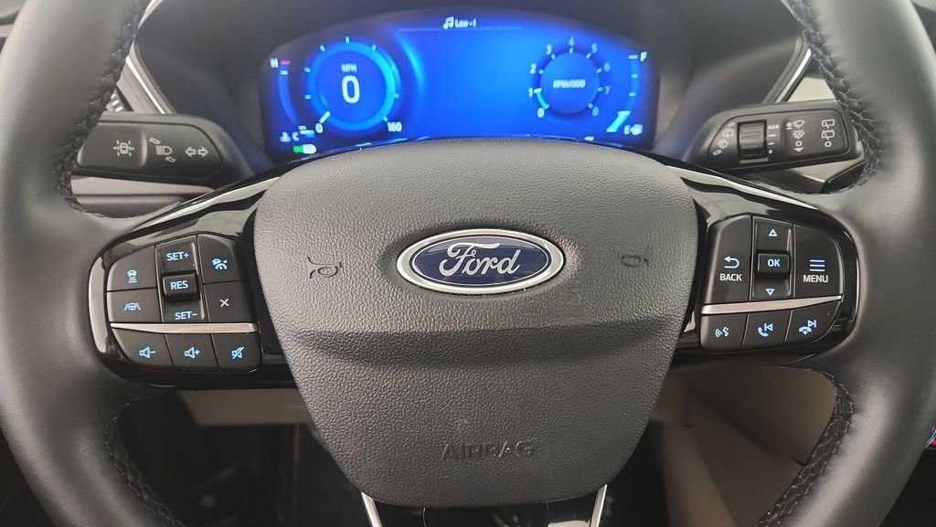 Certified 2022 Ford Escape Titanium w/ Class II Trailer Tow Package image 13